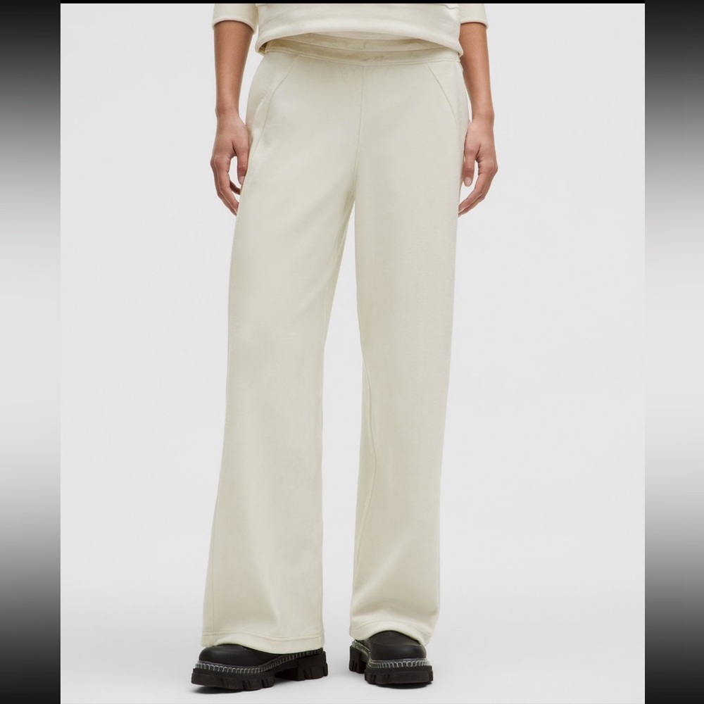 Lululemon Scuba Velvet Mid-Rise Pants in Bone- Large